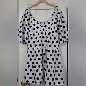Black & White tiered smock dress in mono spot print